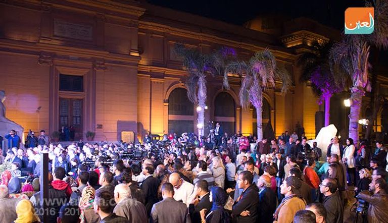 التمثال الفرعوني المكتشف