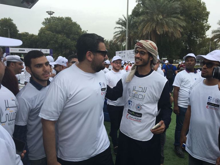 حسين الجسمي يشارك في مسيرة