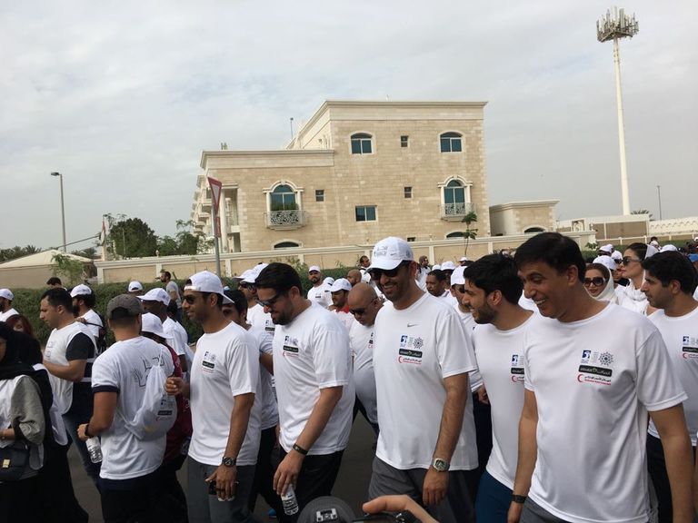 حسين الجسمي يشارك في مسيرة