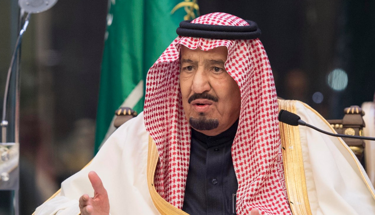 الملك سلمان يستقبل الطلبة السعوديين المبتعثين في الصين