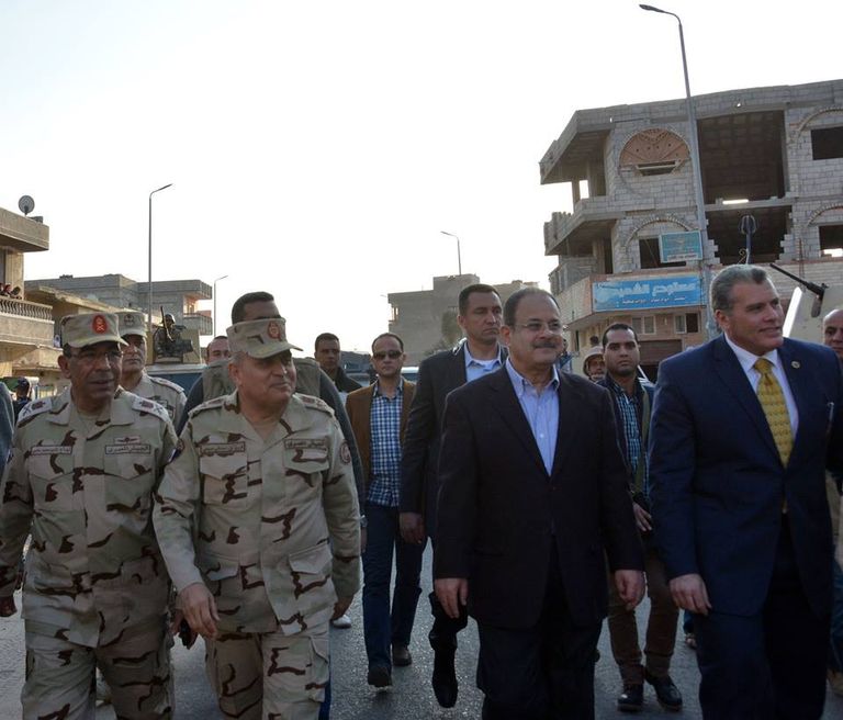 وزير الدفاع المصري خلال تفقده للقوات 