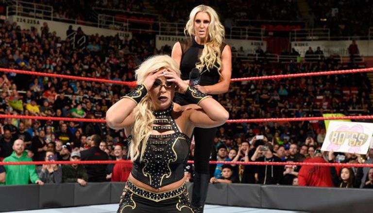 دانا بروك تعتدي على تشارلوت