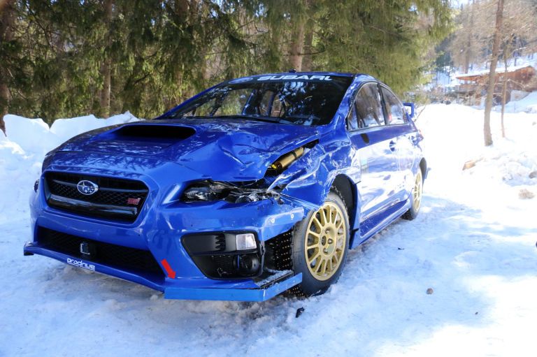سوبارو إمبريزا على مضمار التزلج (موقع سوبارو)
