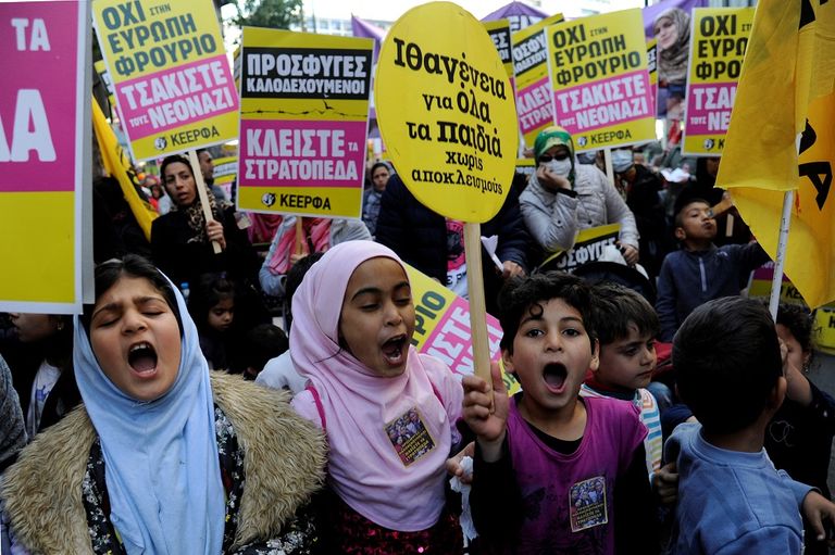 جانب من المظاهرات في أثينا - رويترز