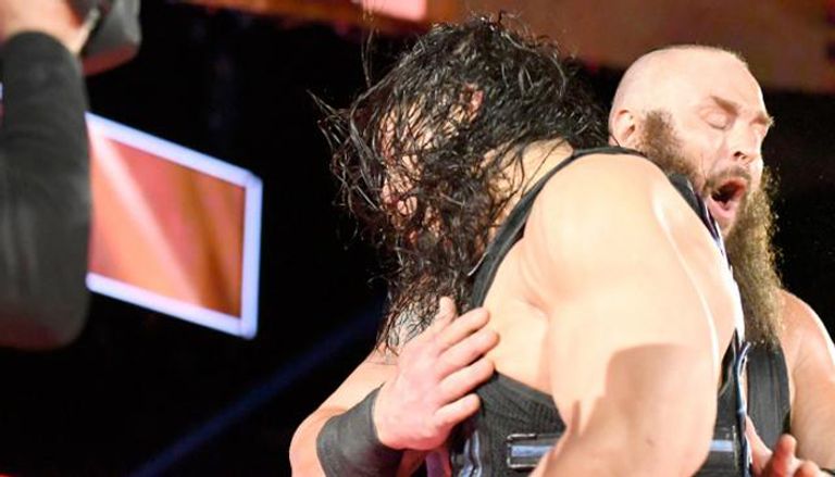 شون مايكلز يحذر رومان رينز