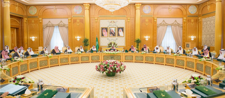 العاهل السعودي يرأس جلسة مجلس الوزراء