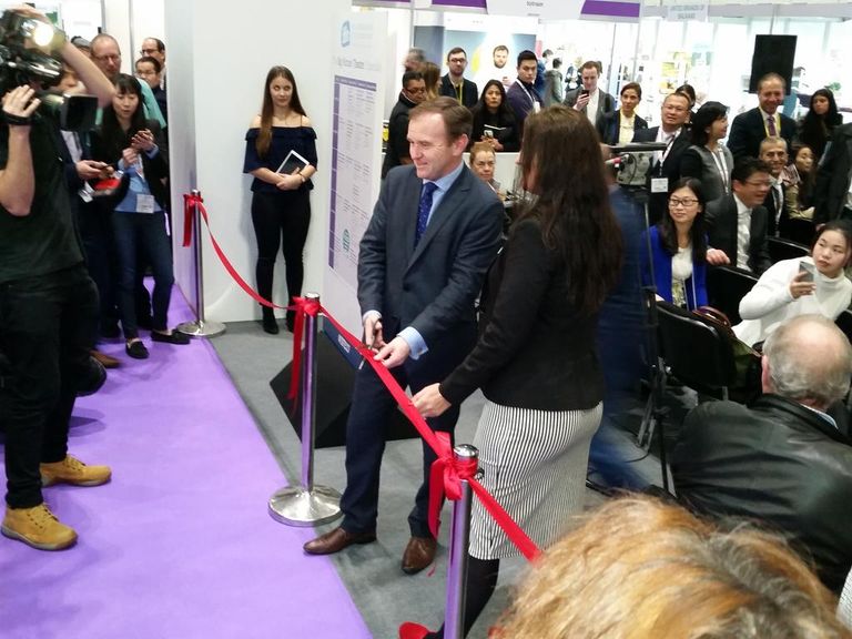 60 دولة تشارك في المعرض