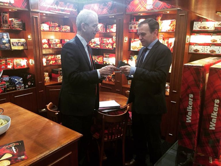 60 دولة تشارك في المعرض