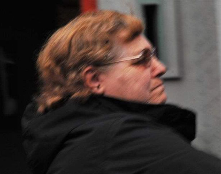 الأم كانت تطرد ابنها عاريا خارج المنزل أثناء الليل