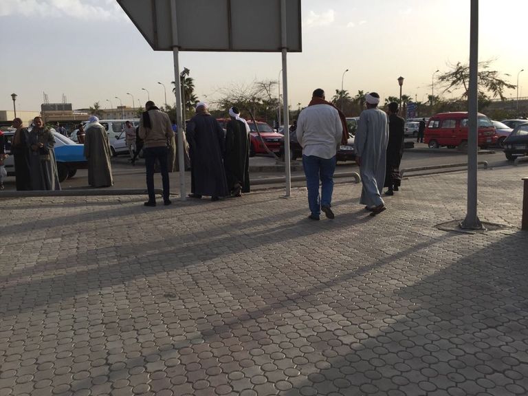 أقارب لاعب الدراجات المتوفى