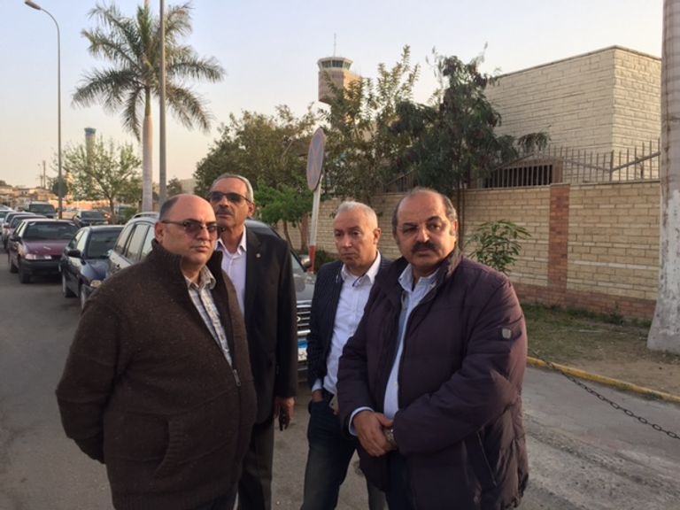 أقارب لاعب الدراجات المتوفى