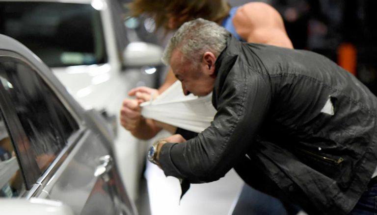 ستايز يعتدي على شين ماكمان