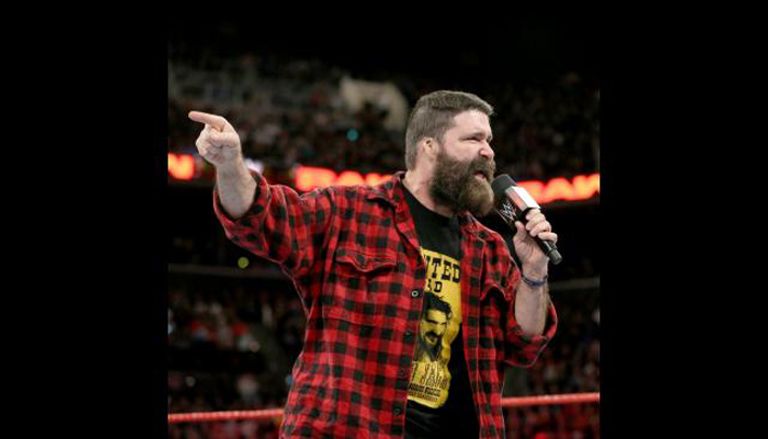 ستيفاني ماكمان تطرد ميك فولي