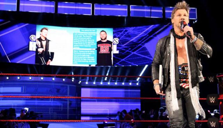 جيريكو يعرض صورة أوينز وهو مراهقا