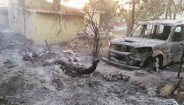 حريق بأحد المنازل بولاية الكجرات الهندية 