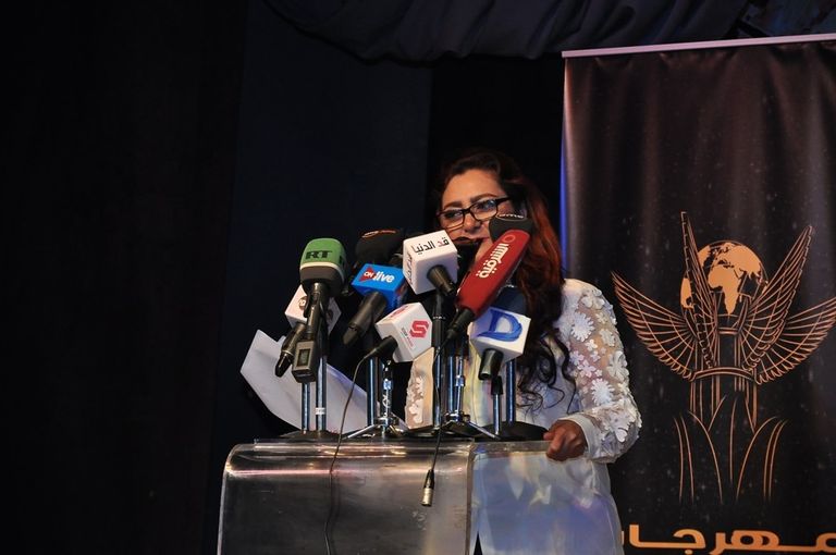 رئيسة لجنة التحكيم الفنانة سميرة محسن