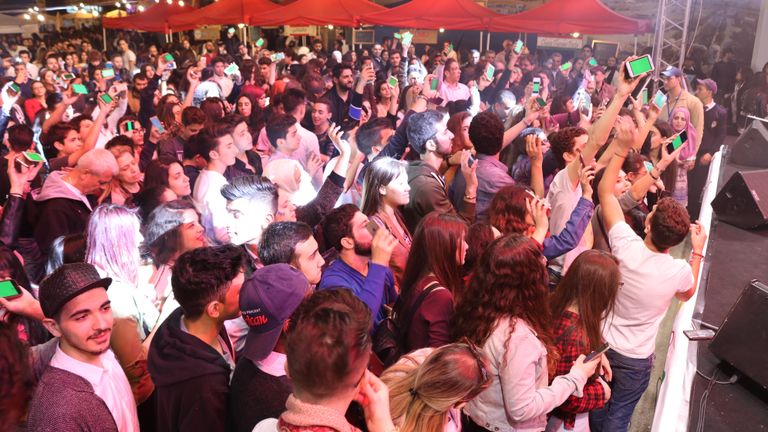 بيروت تشارك العالم في