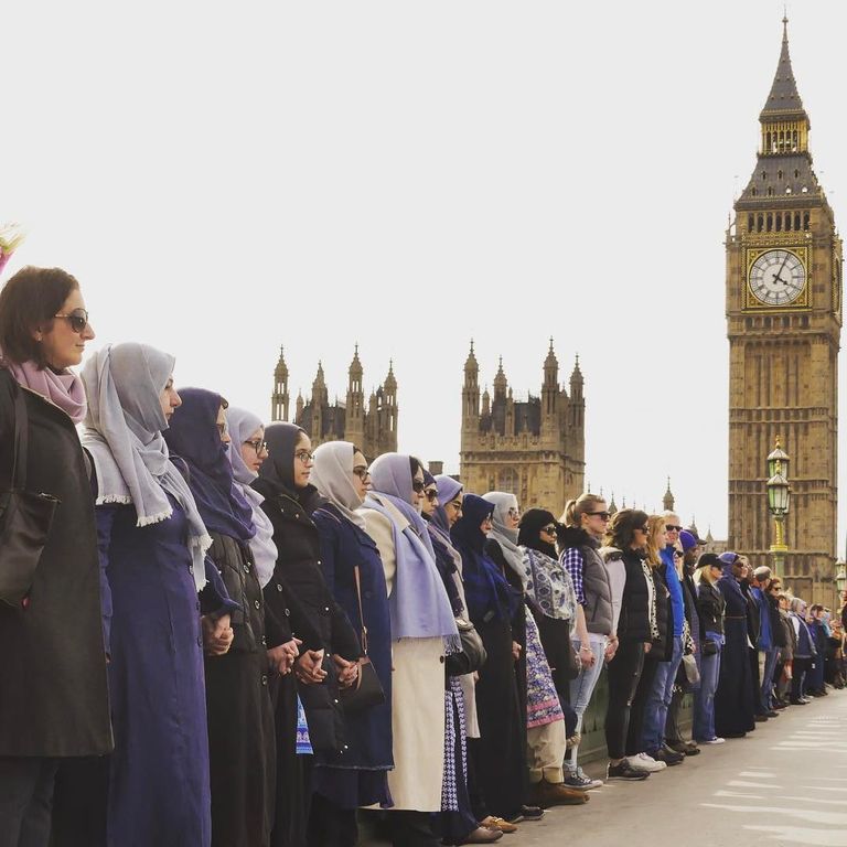 مسلمات لندن في وقفة لدعم ضحايا البرلمان.