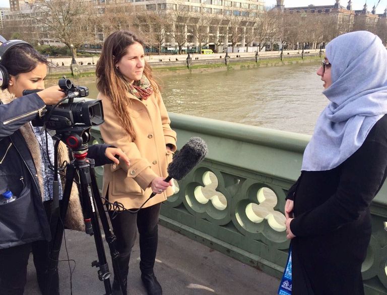 وقفة لمسلمات بجسر وستمنستر