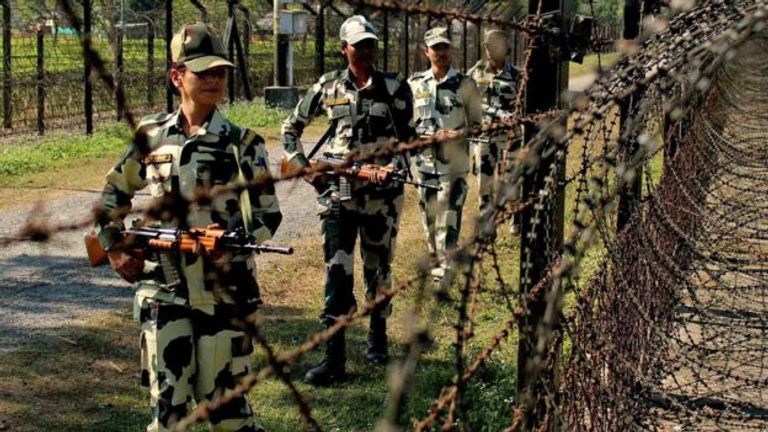 صورة لجندية هندية على الحدود