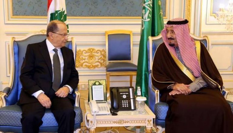 عون خلال لقاء سابق مع العاهل السعودي الملك سلمان بن عبدالعزيز