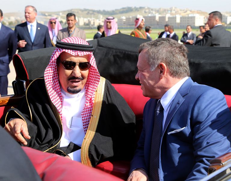 مراسم استقبال رسمية لخادم الحرمين الشريفين في عمان