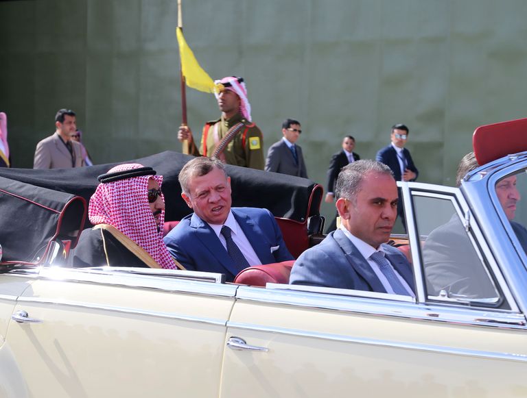 مراسم استقبال رسمية لخادم الحرمين الشريفين في عمان