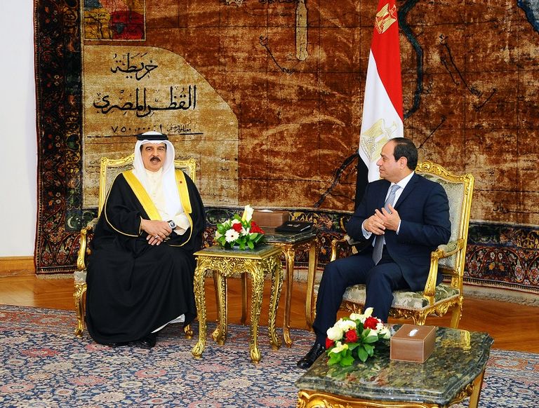 الرئيس المصري وملك البحرين بقصر الاتحادية