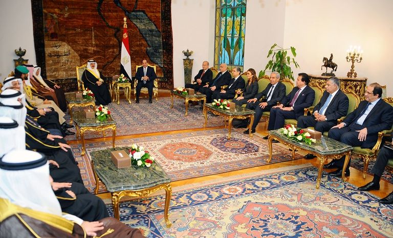 الرئيس المصري وملك البحرين بقصر الاتحادية