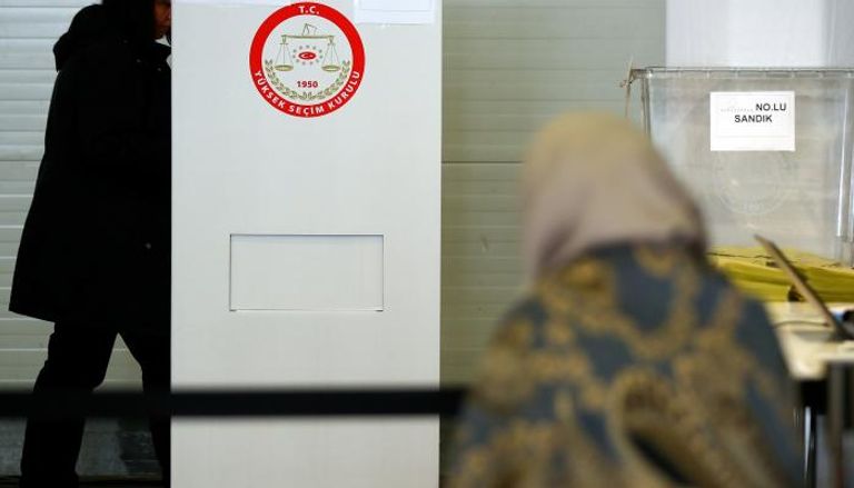 الأتراك في ألمانيا يصوتون على استفتاء تعديل الدستور
