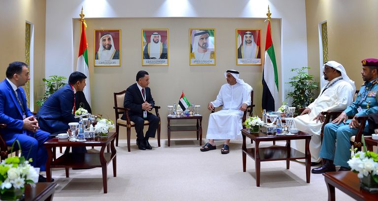 الفريق سيف بن زايد زيارة في أرض المعارض بأبوظبي