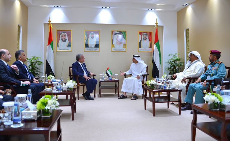 الفريق سيف بن زايد زيارة في أرض المعارض بأبوظبي