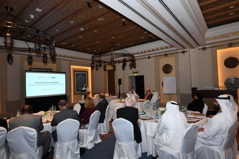 الدكتور علي راشد النعيمي 