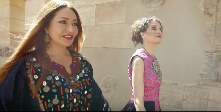 ليلى علوي وكاترين أيرو