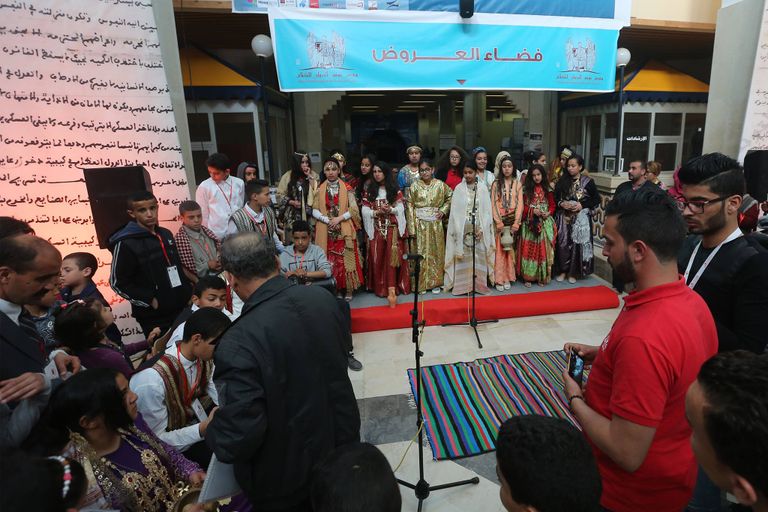 عرض فني تراثي على هامش معرض تونس الدولي للكتاب