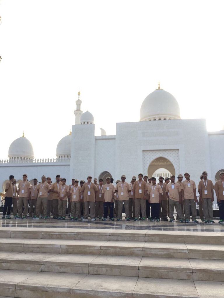 الطلاب في واحة الكرامة