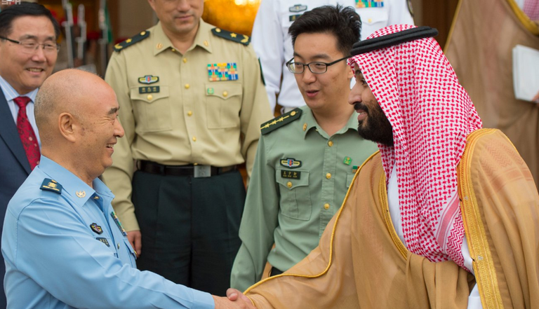 ولي ولي العهد السعودي يستقبل الوفد العسكري الصيني