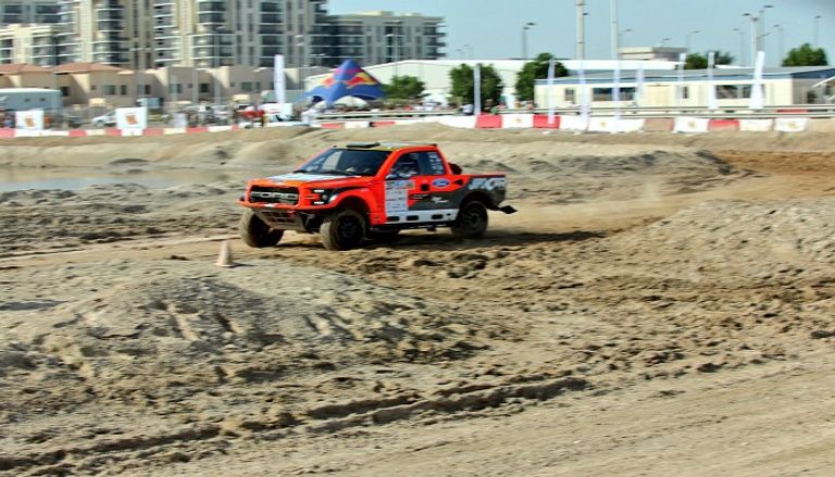 سيارة المتسابق القطري ناصر العطية