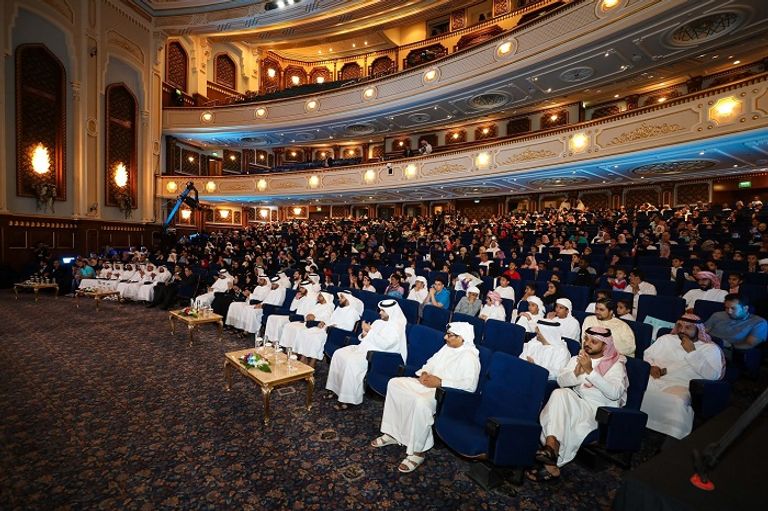 إيمان عباس المتوجة بلقب منشد الشارقة الصغير