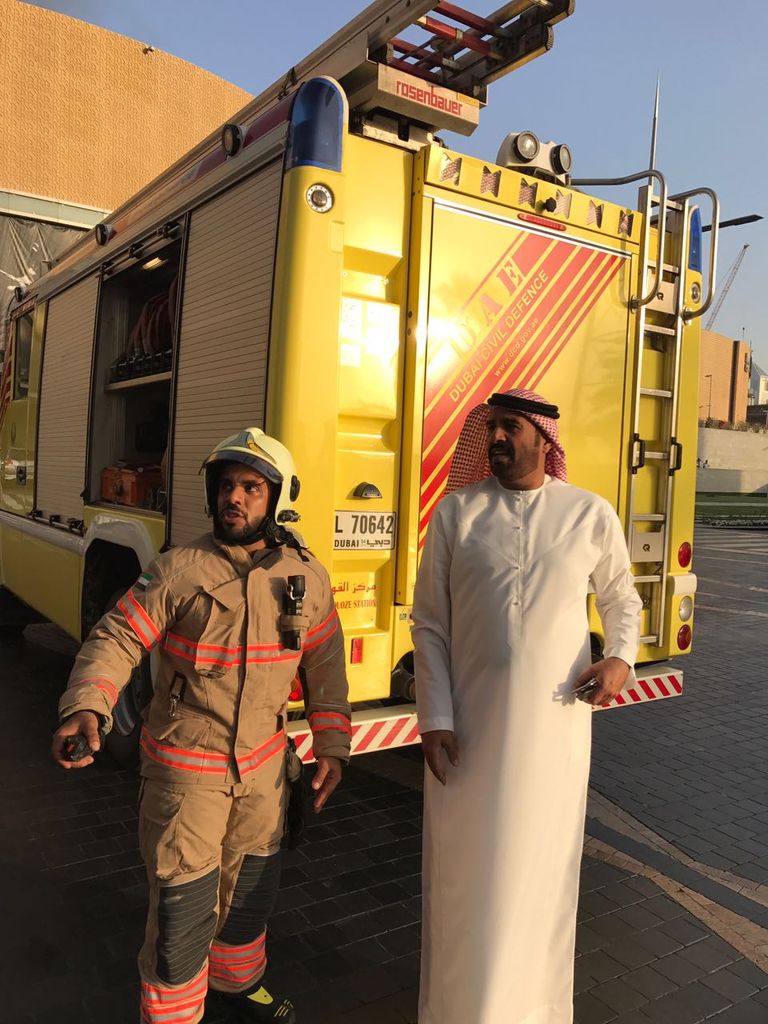 السيطرة على حريق في موقع قيد الإنشاء بدبي