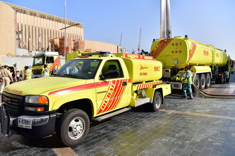 السيطرة على حريق في موقع قيد الإنشاء بدبي