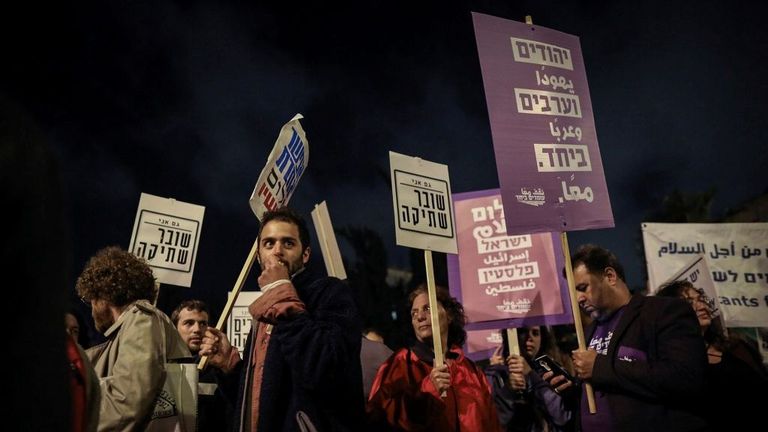 مئات يتظاهرون في القدس احتجاجا على الاحتلال الإسرائيلي