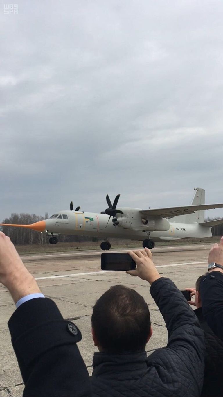 الرئيس الأوكراني بيترو بوريشنكو يحضر تجربة الإقلاع