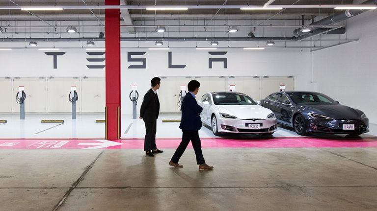 تسلا افتتحت أول مقر بالشرق الأوسط في دبي