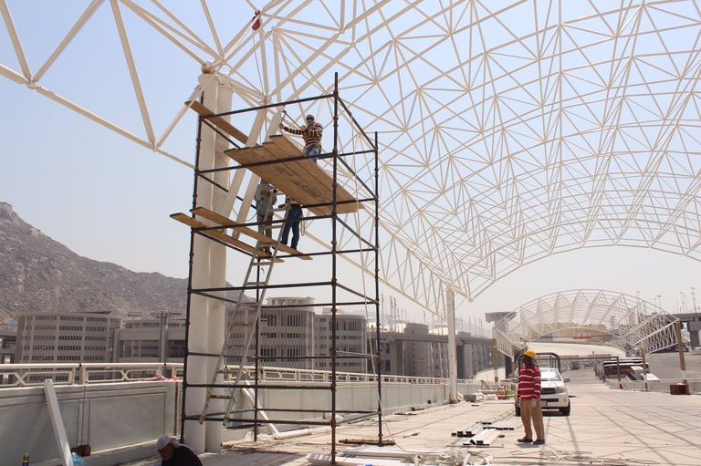 تظليل منحدر "الجمرات -قطار المشاعر" بمنى