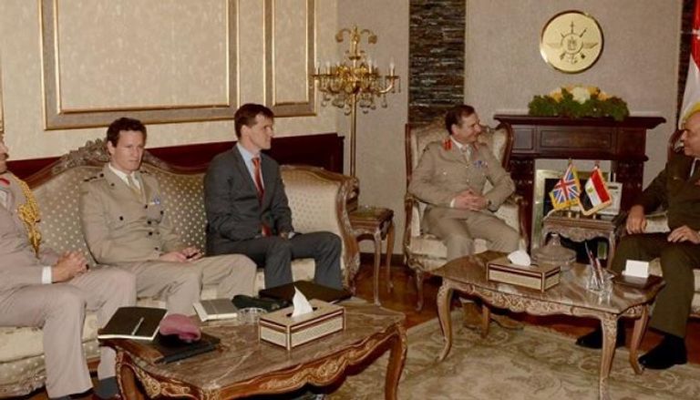 الفريق محمود حجازي يلتقي نائب رئيس هيئة أركان الدفاع البريطاني