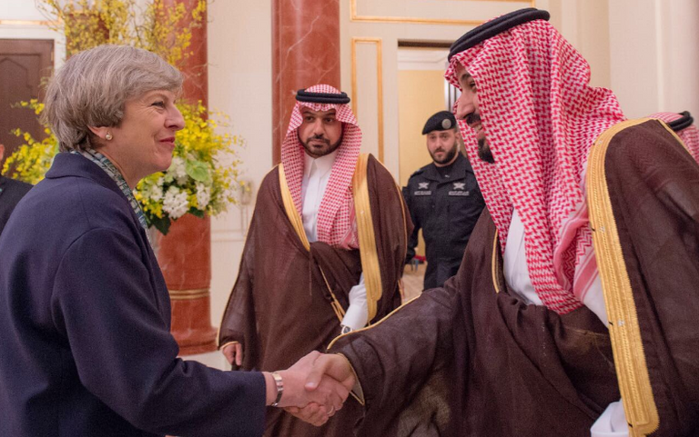 محمد بن سلمان بن عبد العزيز يلتقي رئيسة وزراء بريطانيا