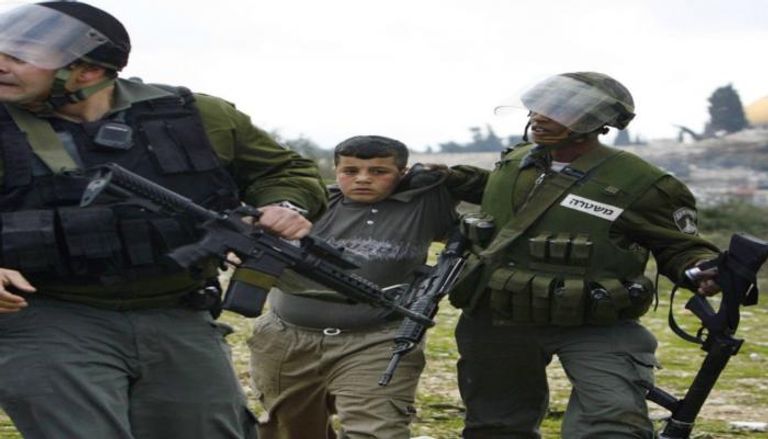 أرشيفية- الجيش الإسرائيلي يعتقل طفلا فلسطينياً