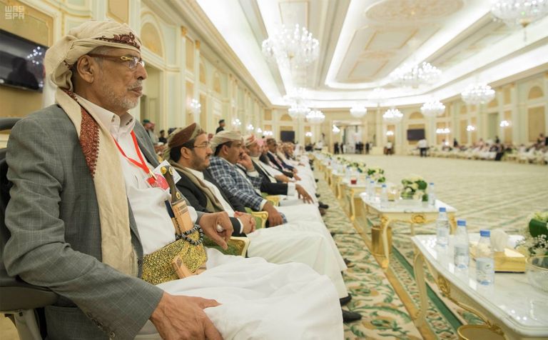 ولي ولي العهد ووزير الدفاع السعودي خلال استقباله عددا  من مشايخ القبائل اليمنية