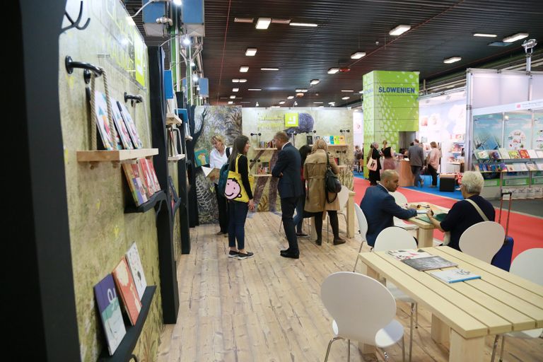 جانب من مشاركة "كلمات" في معرض بولونيا لكتاب الطفل7 201